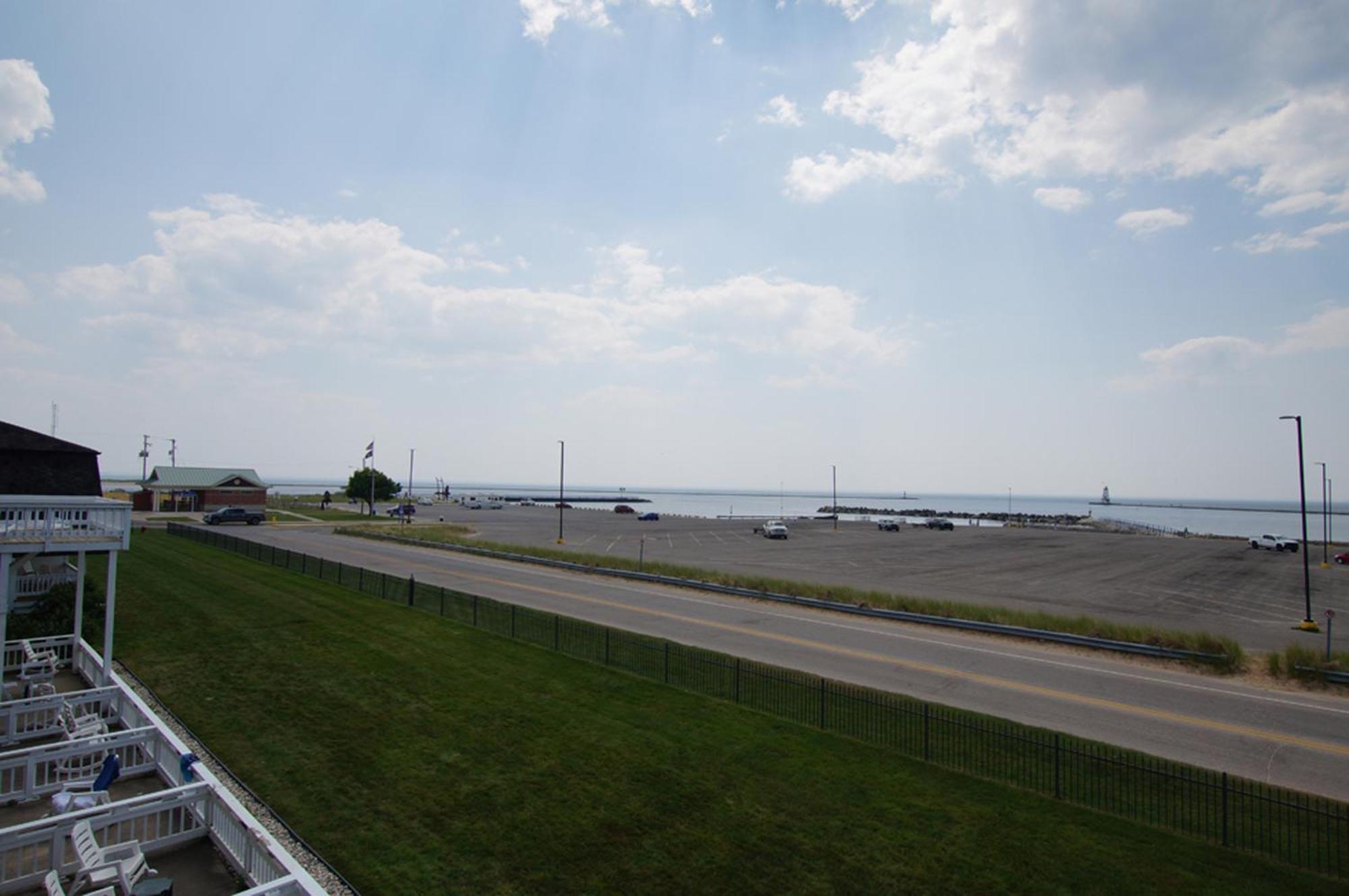 Snyders Shoreline Inn Ludington Zewnętrze zdjęcie