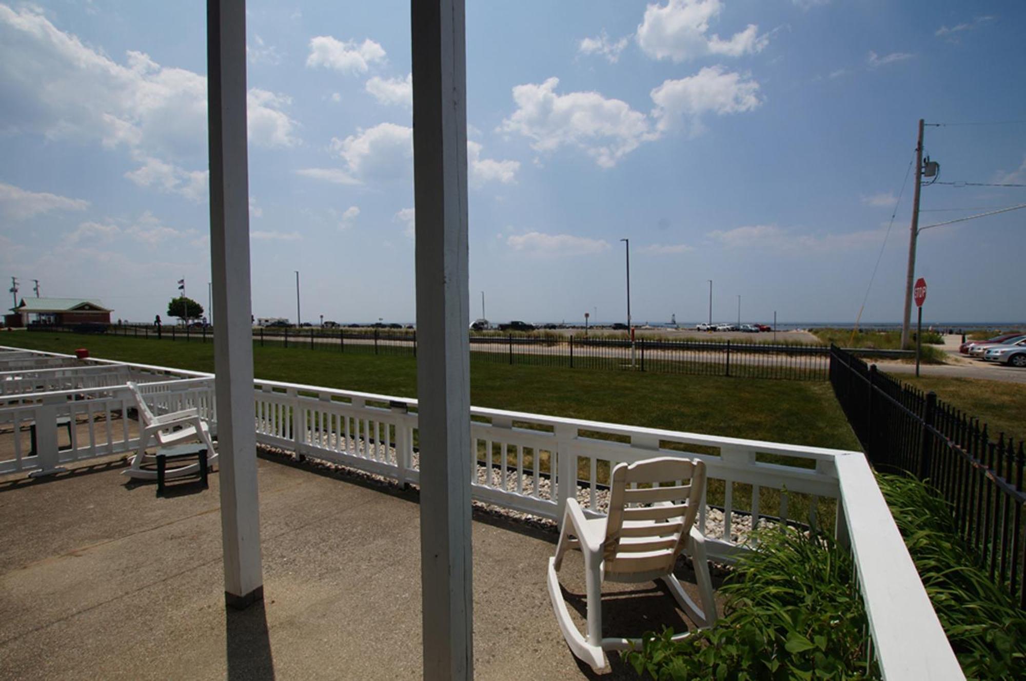 Snyders Shoreline Inn Ludington Zewnętrze zdjęcie