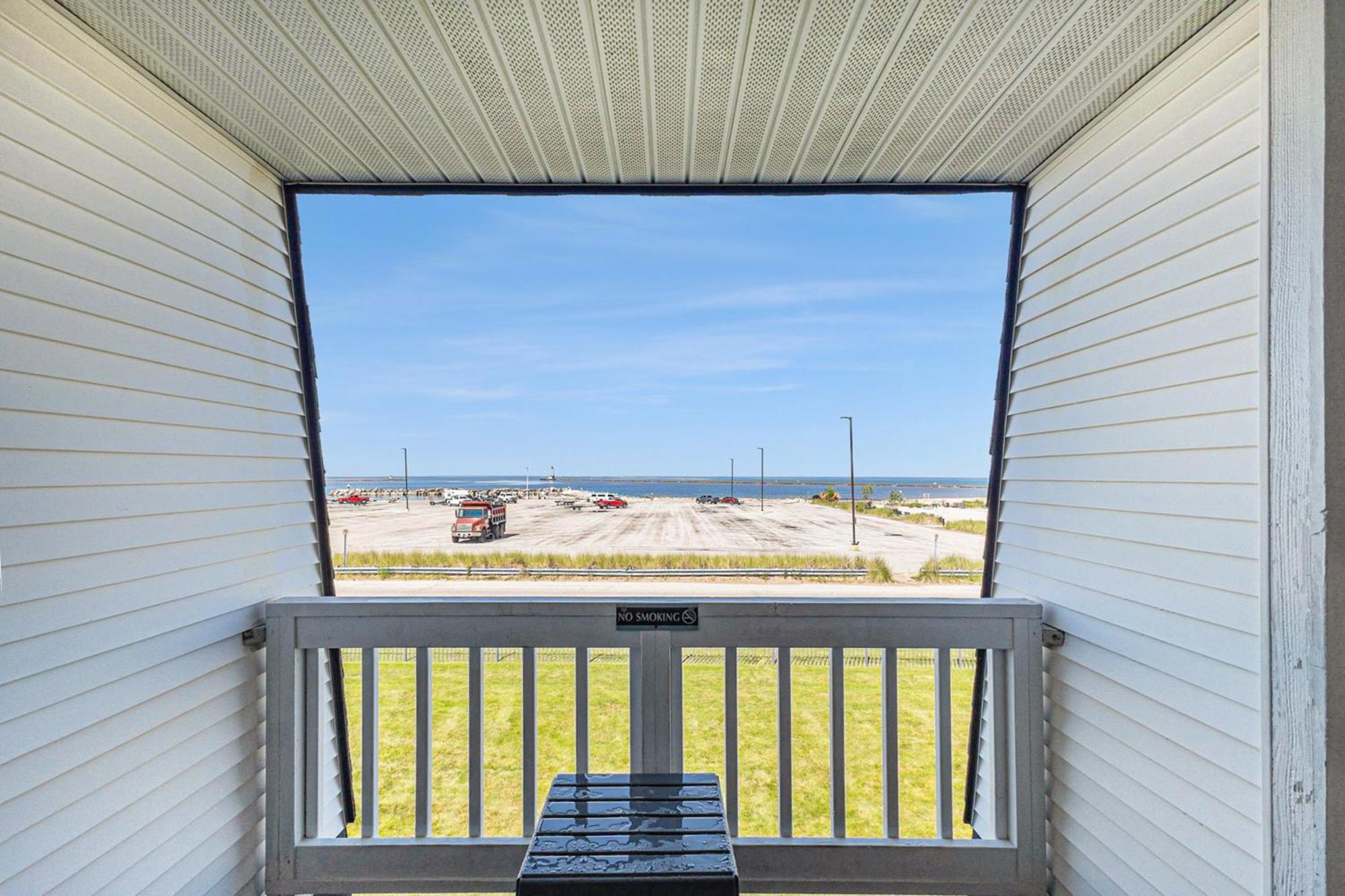Snyders Shoreline Inn Ludington Zewnętrze zdjęcie