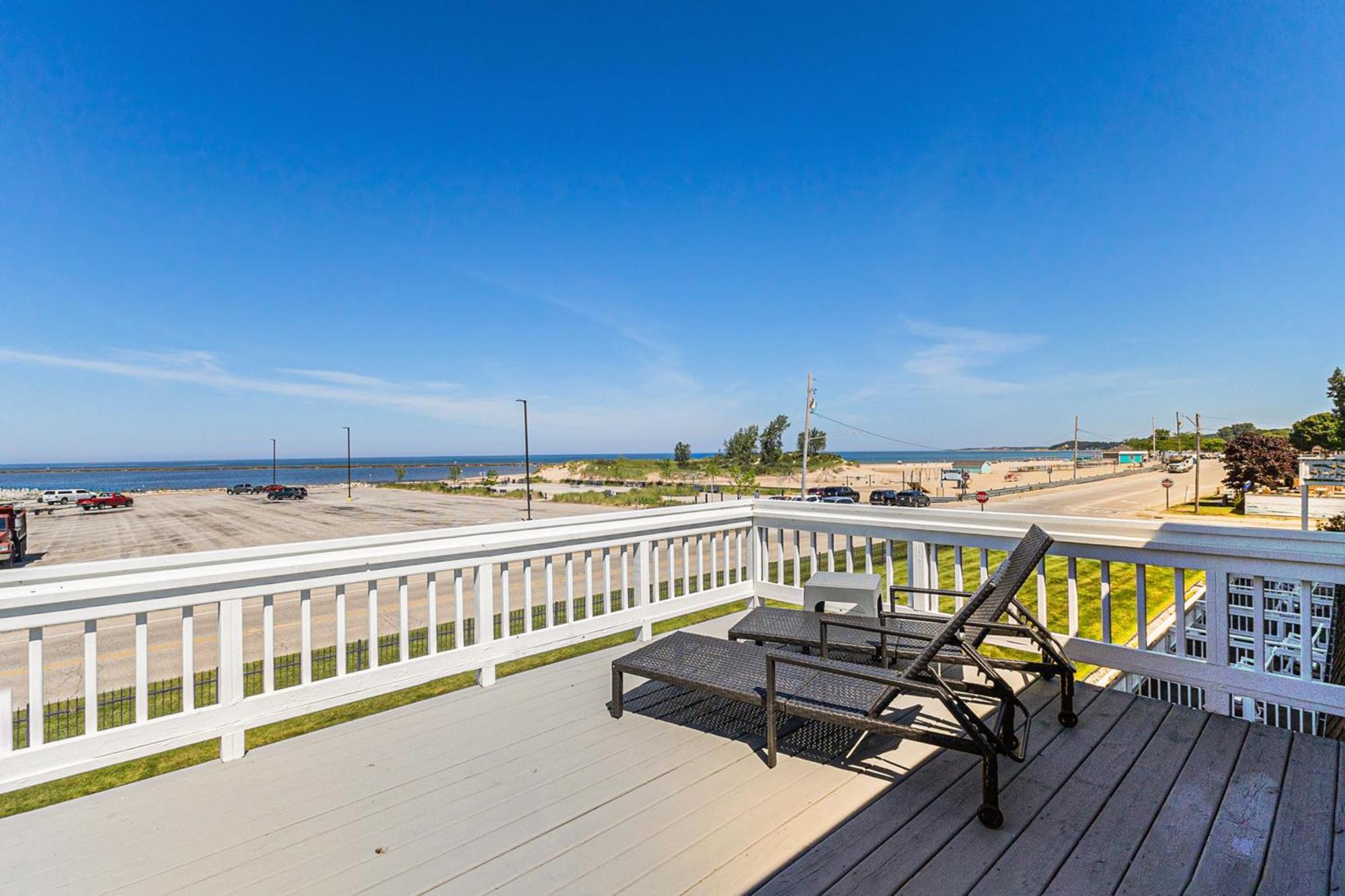 Snyders Shoreline Inn Ludington Zewnętrze zdjęcie