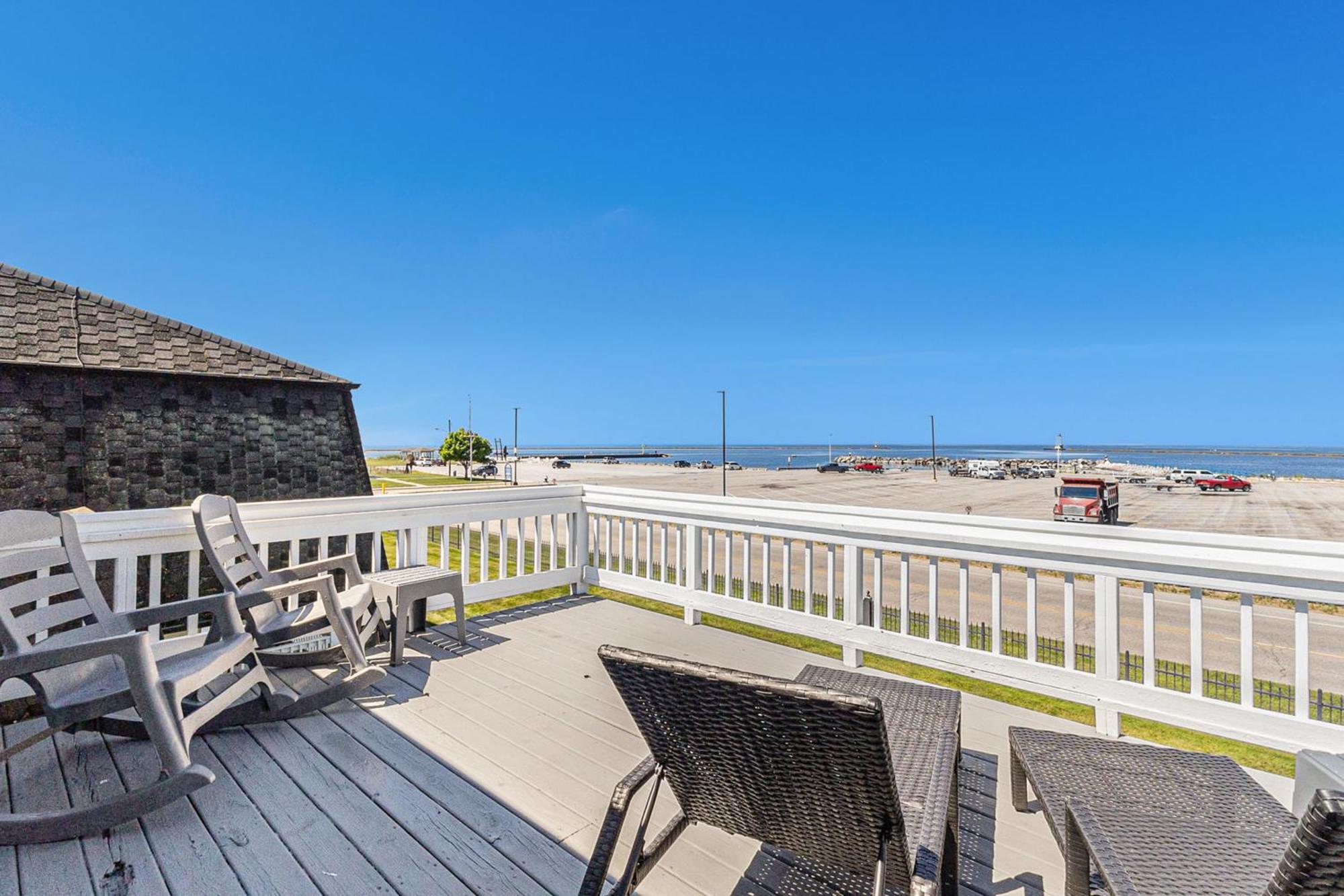 Snyders Shoreline Inn Ludington Zewnętrze zdjęcie