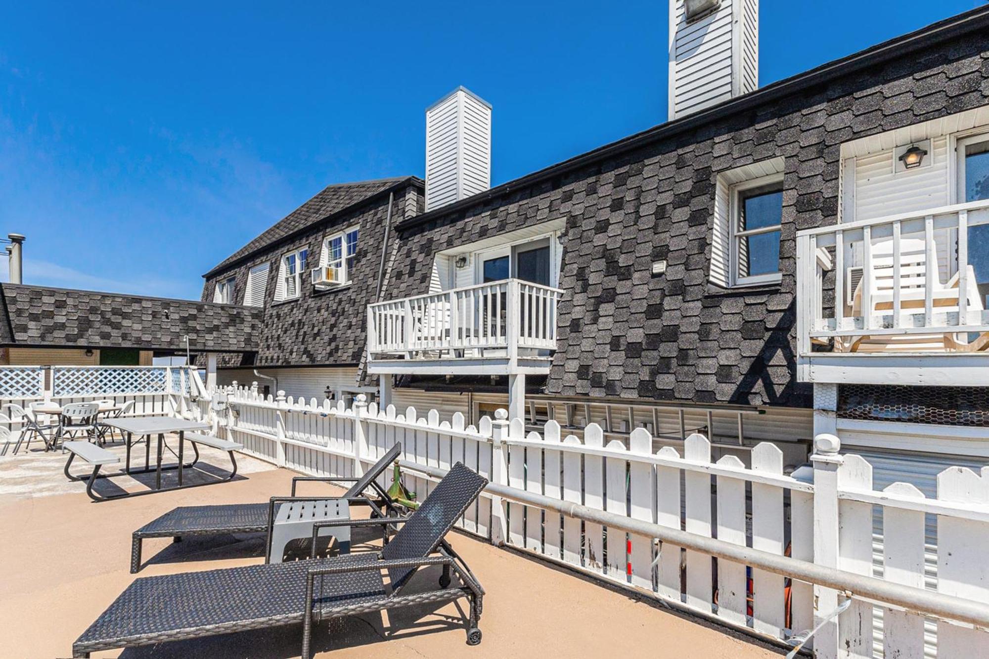 Snyders Shoreline Inn Ludington Zewnętrze zdjęcie