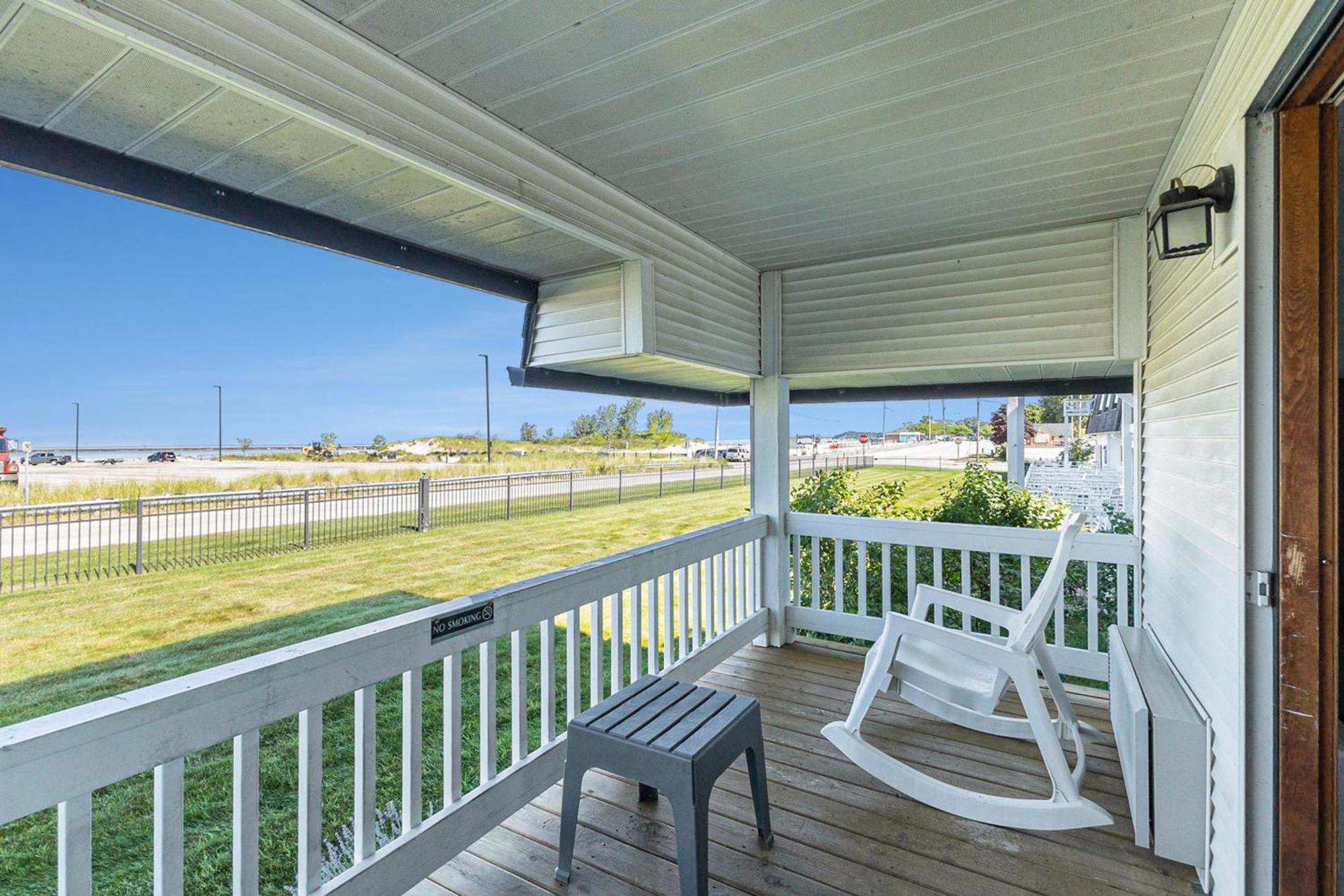 Snyders Shoreline Inn Ludington Zewnętrze zdjęcie